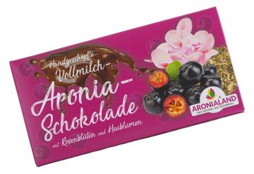 Handgeschöpfte Aronia Schokolade mit Rosenblüten und Heublumen 100g